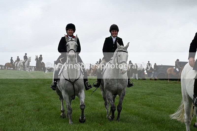 WJ7_8756 - Meet Staff & Hounds