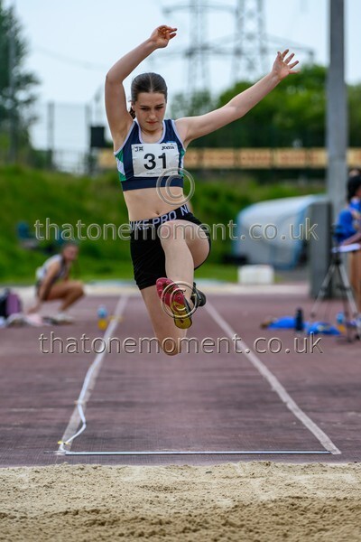 West25Sat-927785 - Field Female