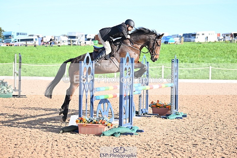 231015A-100134-07123 - Cls 28 Newcomers & 1.10m Open