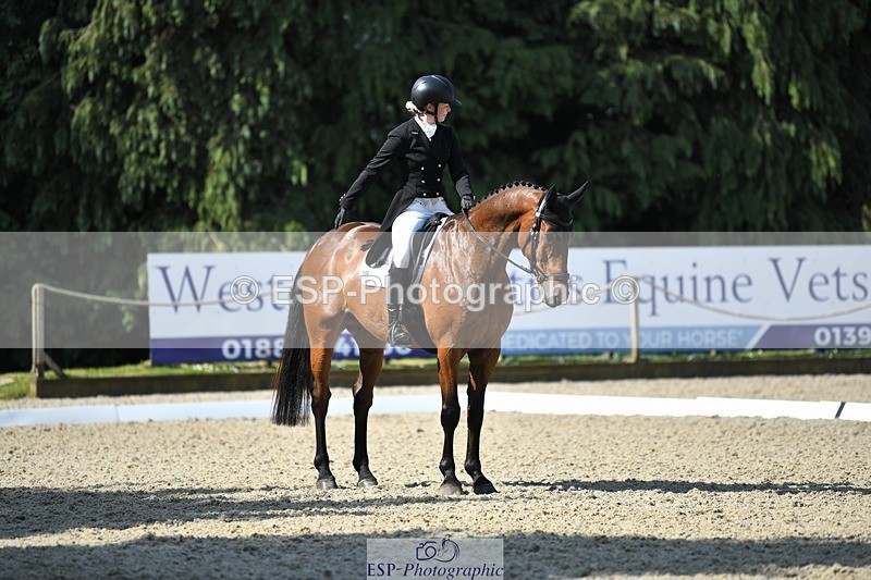 230525-093614-01632 - 306-JELSON-Lucy_Collecott-WEDTrotUp+DR