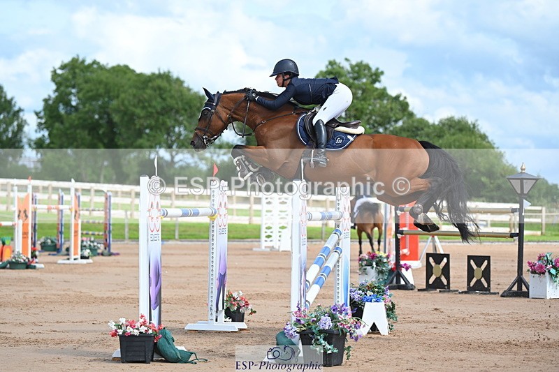 230721A-154304-07388 - Cls 10, 2 Star Big 1.45m Start to break