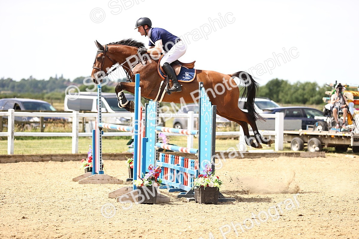 SBM_000682 - Class 15 - Redpost Equestian Senior Foxhunter - 1.20m