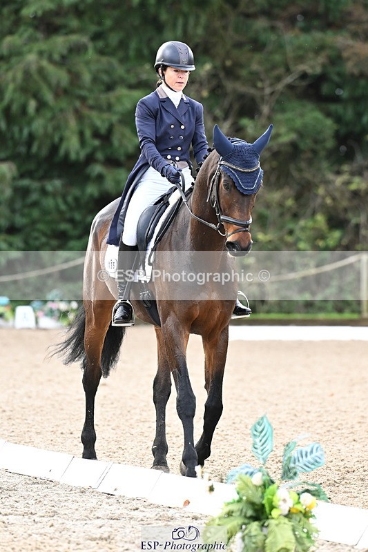 251023A-111115-01658 - B-135-Eva.Carse