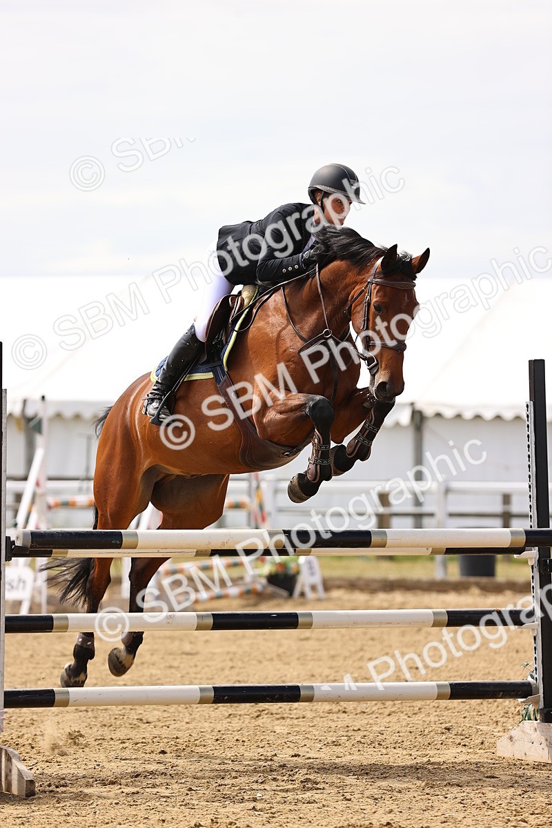 SBM_009743 - Class 8 - Senior Newcomers - 1.10  Open