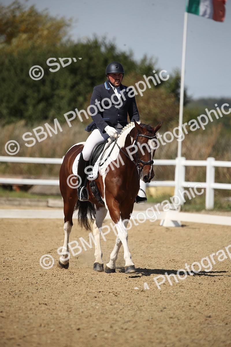 SBM_005089 - Class 11 - Novice 5 - 11.41-12.58