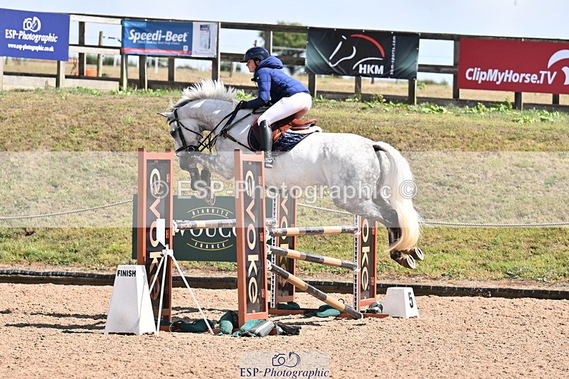 250827B-130847-00490 - Cls 4 Snr Newcomers 1.10m