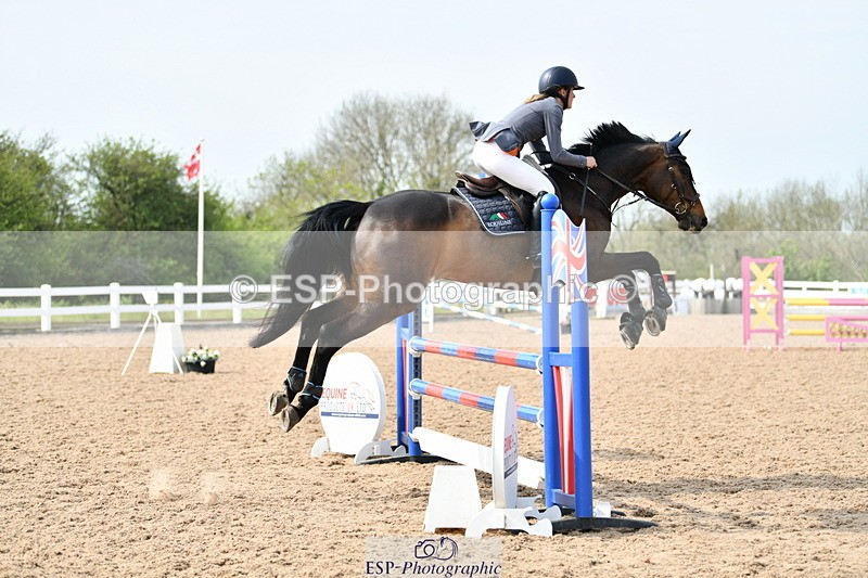 240511A-160218-14252 - Cls 25 British Novice and 90cm Open