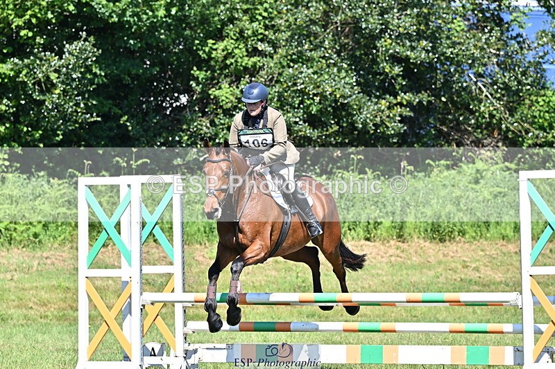 250522B-104314-01640 - 106-THE.CHAMPAGNE.LADY-Charlotte.Rowe