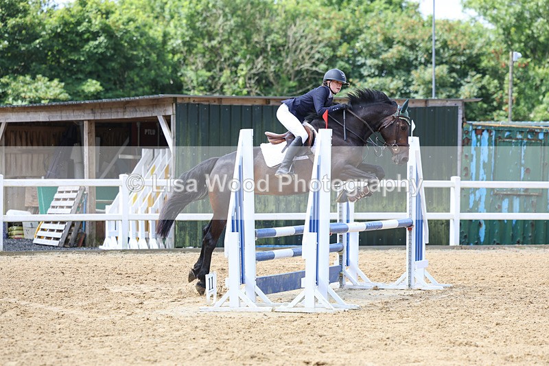 3E7A3122 - Class 4: Senior British Novice/90cm open