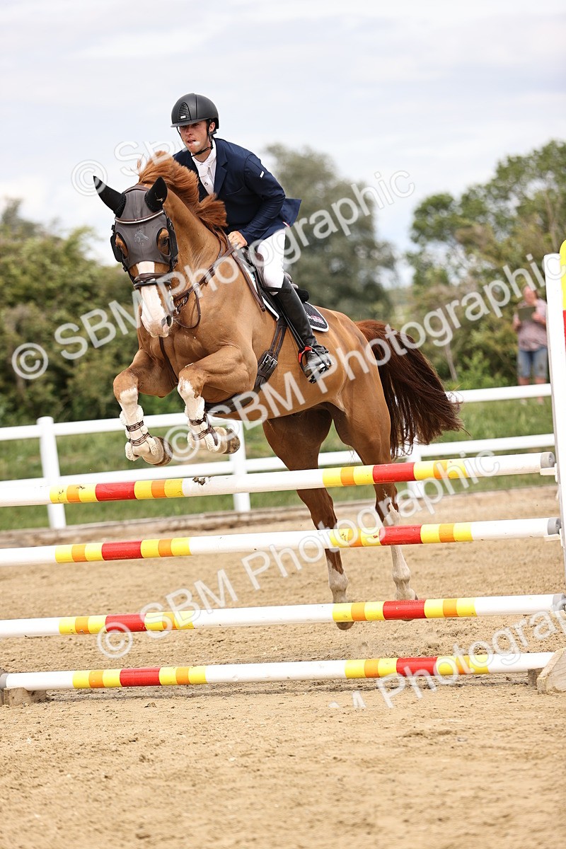 SBM_003382 - Class 11 - Senior Newcomers - 1.10m