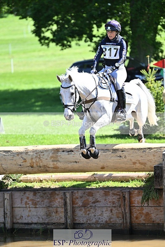 240525-100800-11828 - 317-FILIPO-Piggy_March