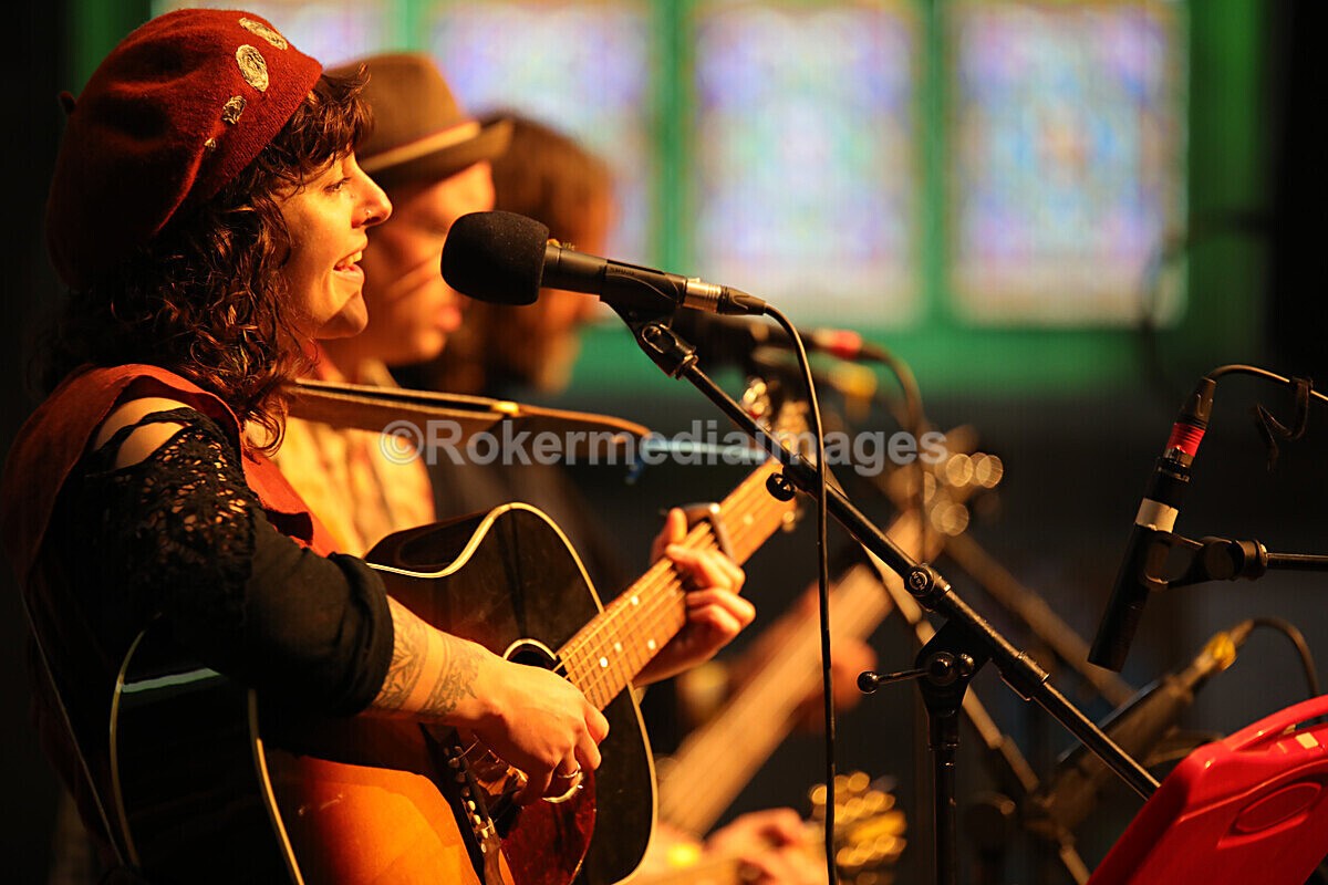 FOLK N BLUES-255 - FOLK and BLUES SEPT 2022