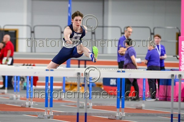 Age26SAT-926514 - Track Male Set One