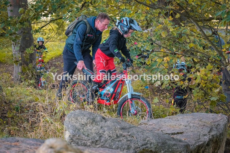 DSCF0233 - Ripon MC Trial 27/09- kids