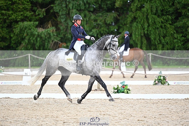 240524-141104-10145 - 529-SBH_BIG_WALL-Izzy_Taylor