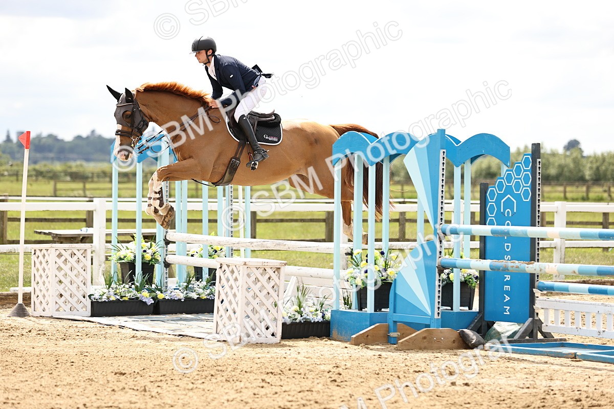 SBM_003393 - Class 11 - Senior Newcomers - 1.10m