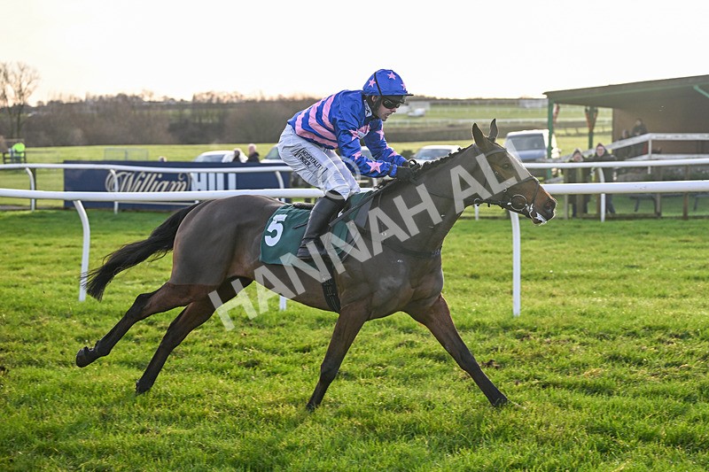 161225-Race 4-Noonetellsmenothin-8497 - Race 4