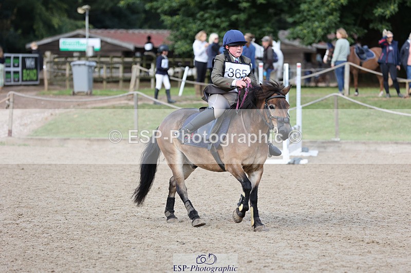 240823X-092303-14524 - 60cm R1 8.30 to 10.00