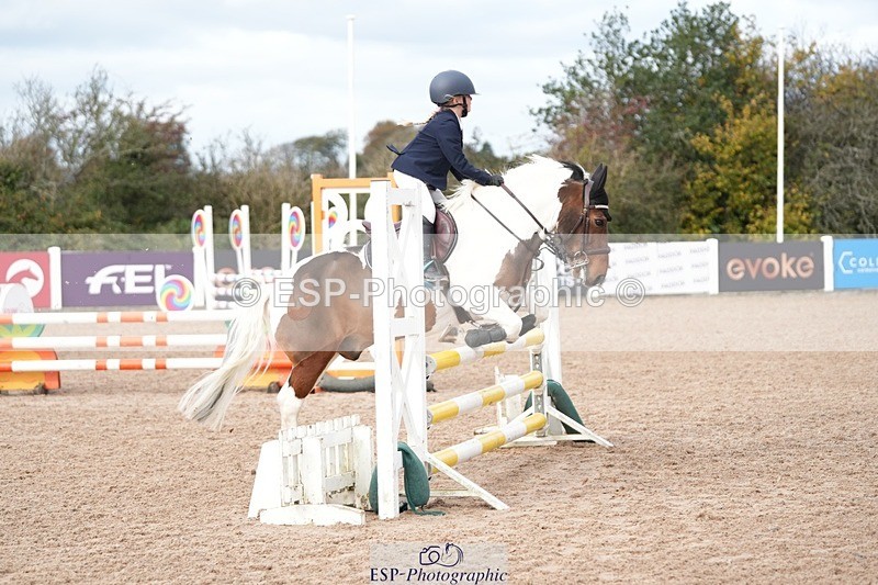 251026-121047-02338 - Cls 4 Pony Winter Novice + 80cm Open