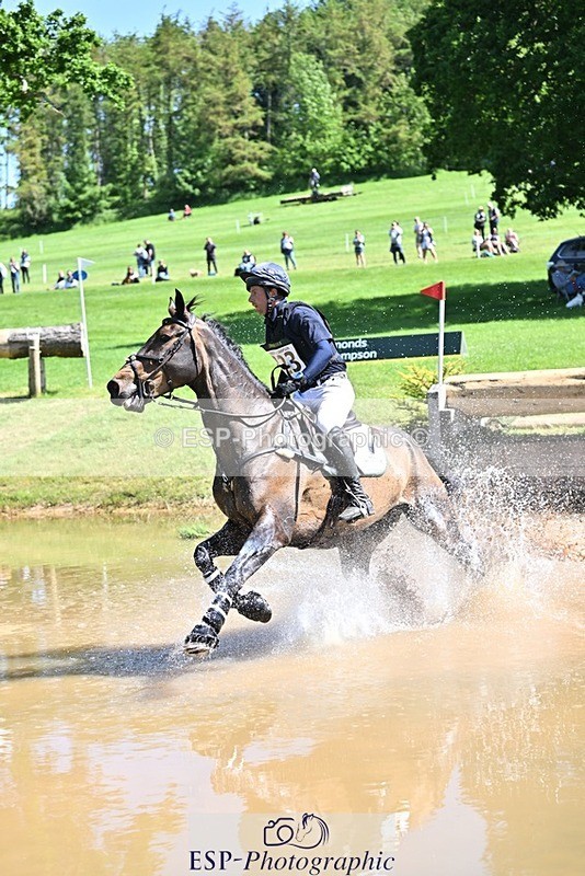 240525-105643-12139 - 323-EMERALD_ENDEAVOUR-Harry_Dzenis