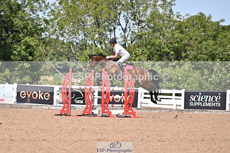 260812-130247-00554 - Cls 6 Foxhunter and 1.20m