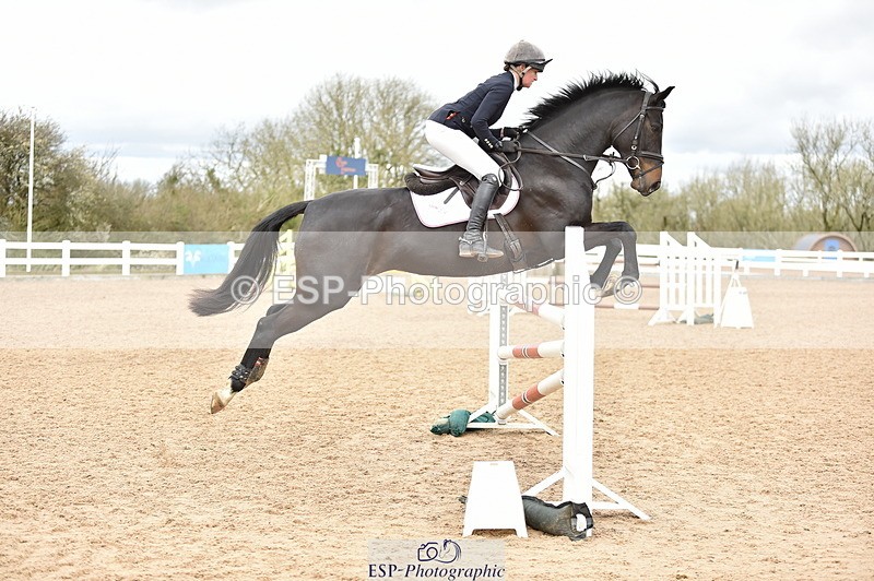 240403A-135136-00642 - Cls 4 Newcomers and 1.10m Open