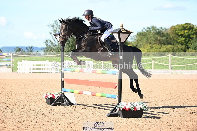 240913A-110112-03789 - Cls 14 Snr Newcomers