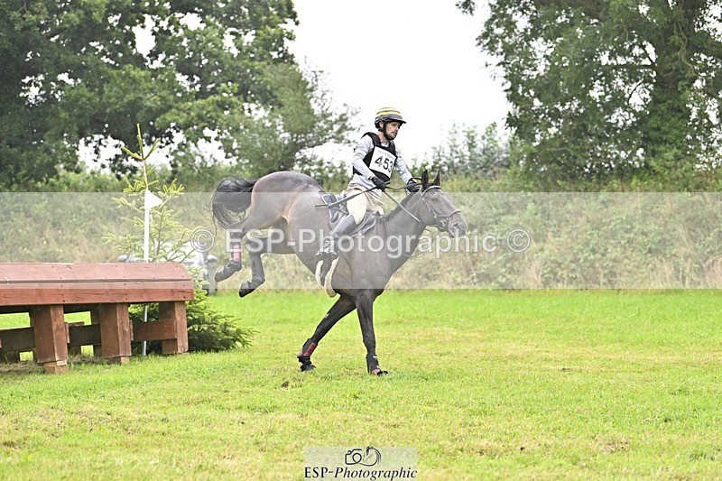 240901A-105749-05673 - 453-Alex.Jupp-CARRY.ON.REGARDLESS