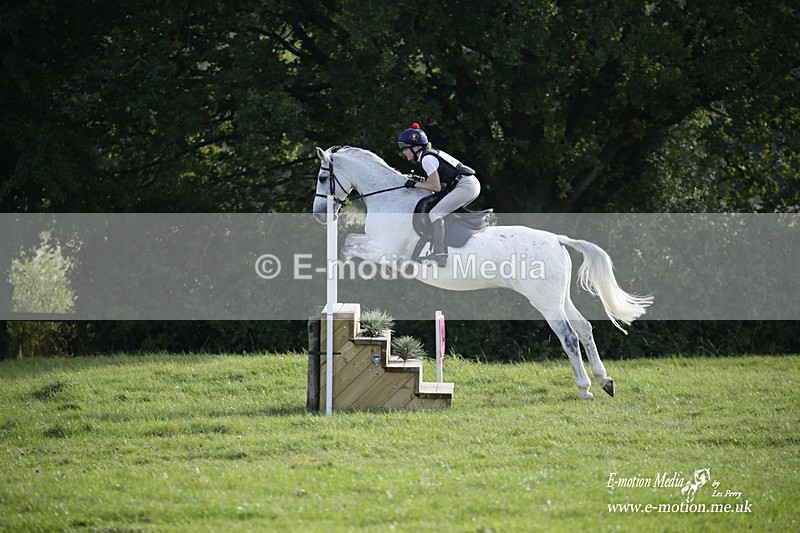  WWHT 171021 3992 - Open (1.00m)  17/10/21