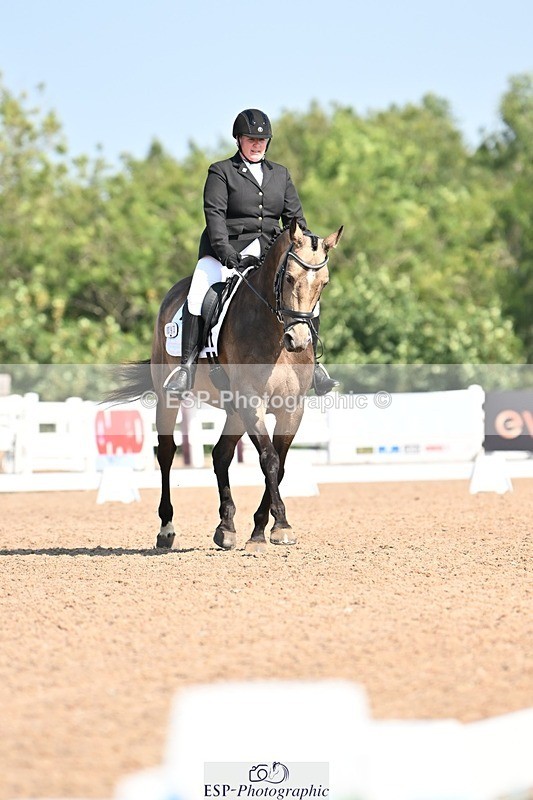 250816-105445-03236 - 093-Jocelyn.GilmoreSpring.lily