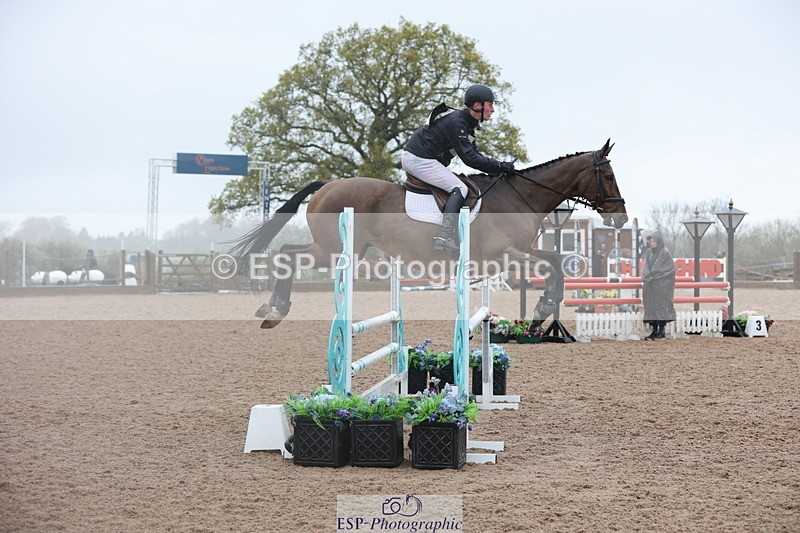 250418-120005-01792 - 025-Oliver.Thompson-HOLD.ME.TIGHT