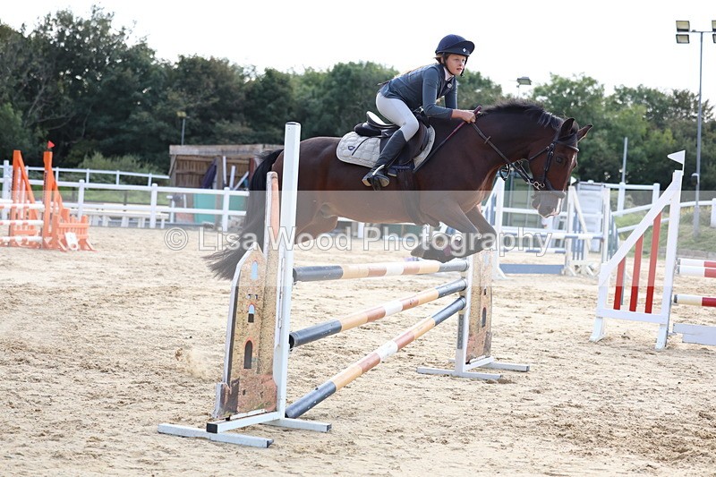 3E7A4193 - Class 14: Pony Discovery/90cm open