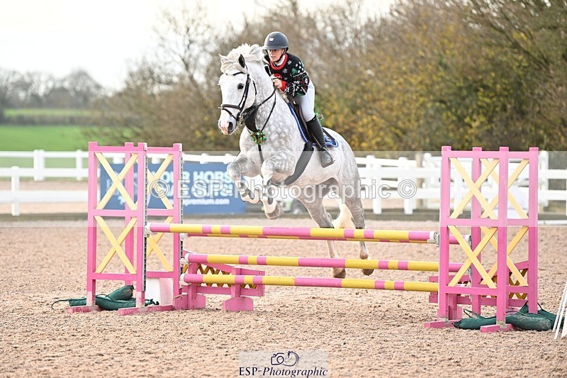 241206-094816-00087 - Cls 2 British Novice and 90cm Open