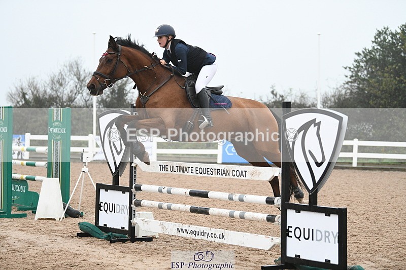 241103A-111822-07747 - SUN Cls 21 Snr Newcomers and 1.10m Open