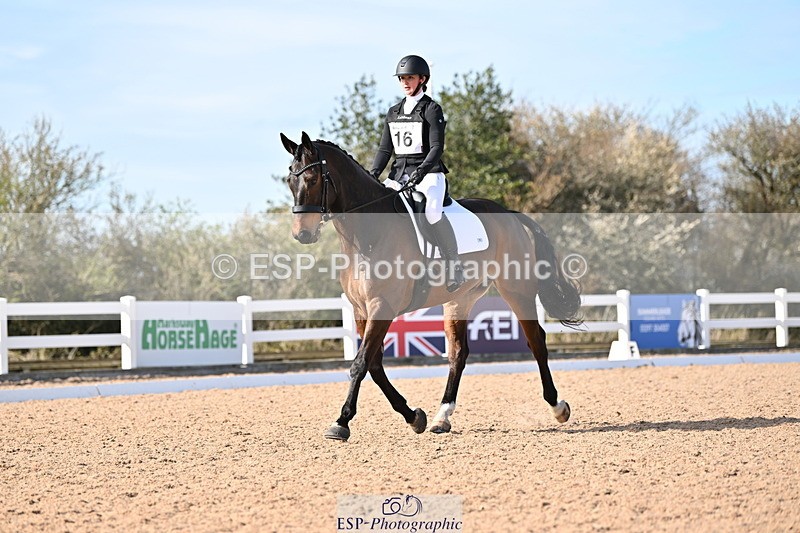 240324A-144402-04080 - Novice 27, 14.30 to 15.25