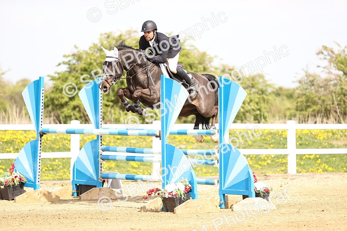  - Class 13 - Senior Foxhunter - 1.20m