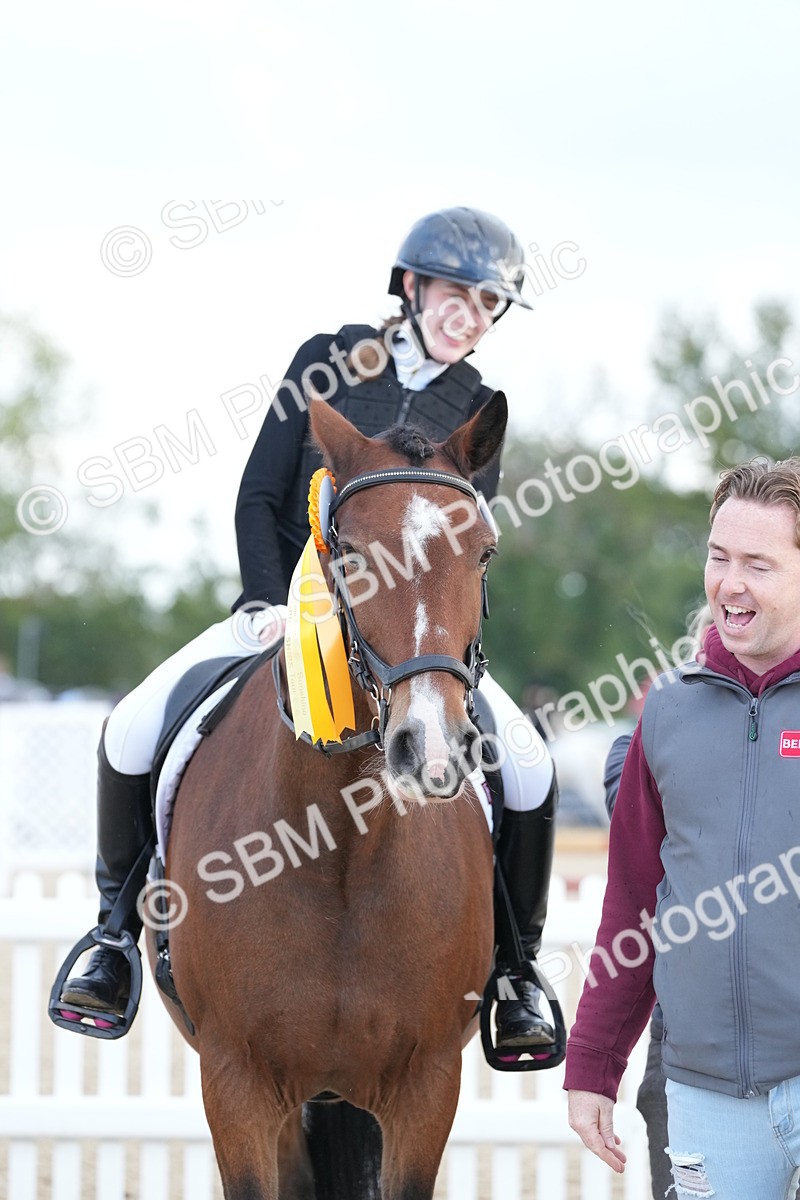 SBM_29197 - J43 - Horse & Hound Open 50cm