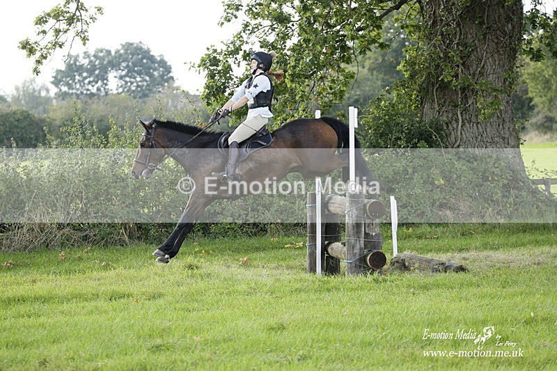  WWHT 171021 3184 - Intermediate (0.90m)  17/10/21