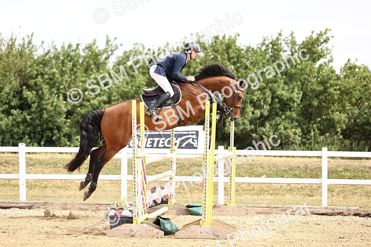 SBM_009610 - Class 8 - Senior Newcomers - 1.10  Open