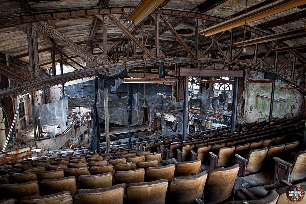The Abandoned RKO Proctor's Palace Theatre in Newark, NJ