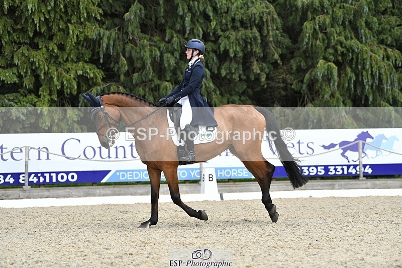 230525-154343-03298 - 329-VINTAGE_GRAFFITI-Alice_Hallows-WEDTrotUp+DR