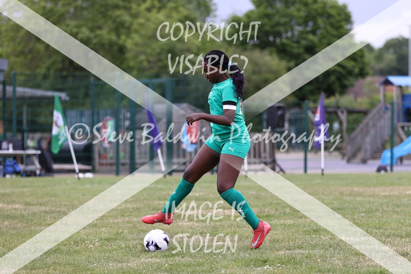 1DX31945 - Covingham Park V Tadpole Farm