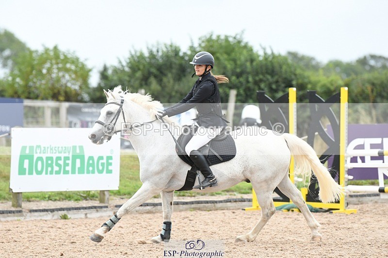 250807-110331-00425 - 90cm Round 1