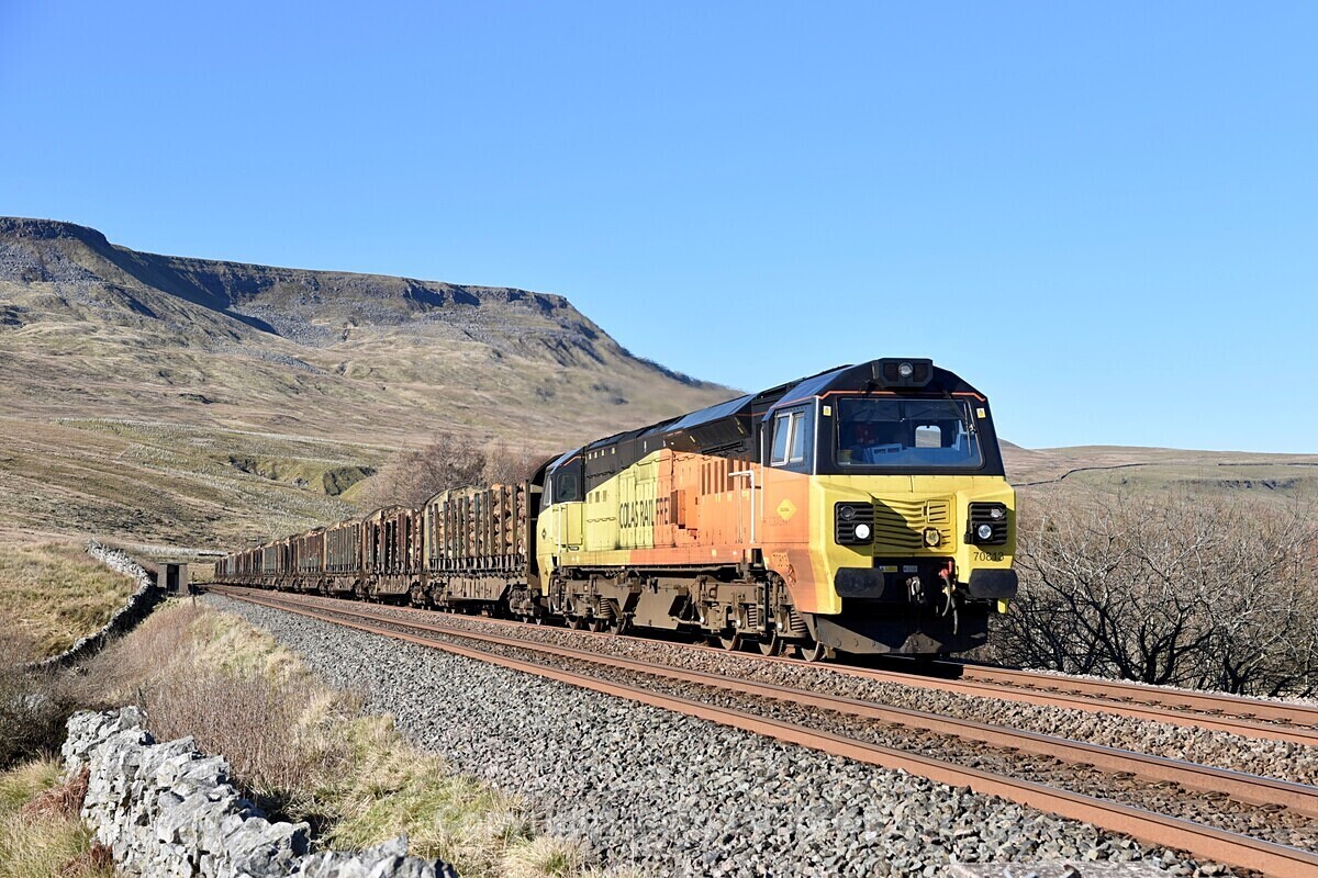 JL - 2.3.21 70813 6J37 Carlisle - Chirk, Ais Gill MP260 - Ais Gill - Milepost 260