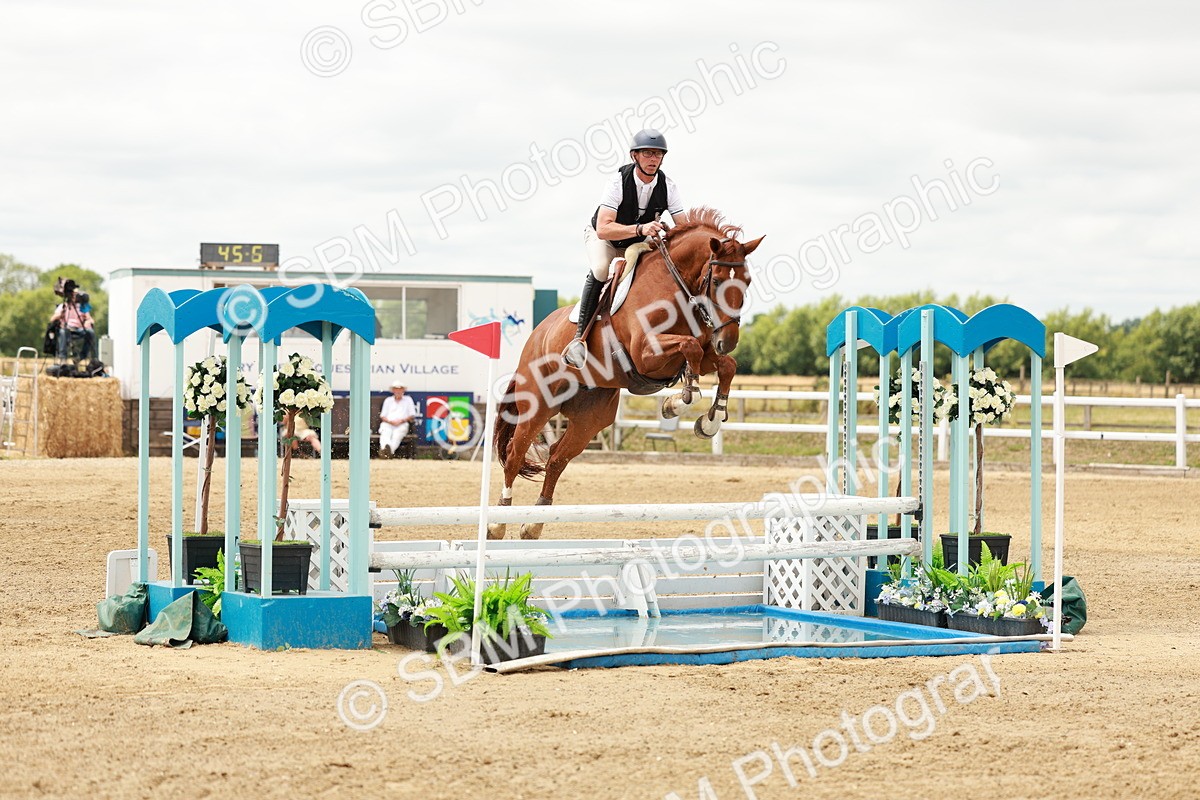 SBM_018281 - Class 21 - Senior Newcomers Championship 2d Rd