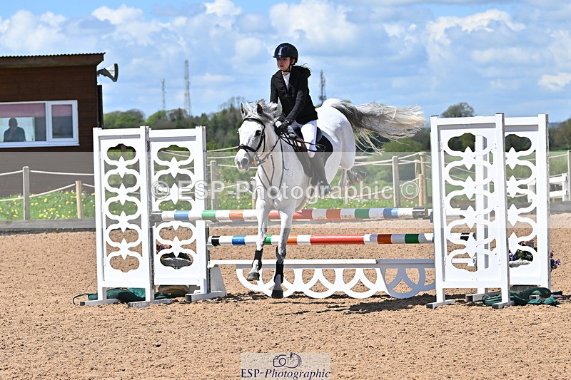 240504A-125815-01679 - Cls 4 Blue Chip Pony Newcomers & 1m Open