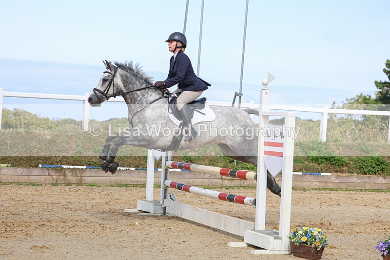3E7A0692 - Class 4: Senior British Novice/90cm open