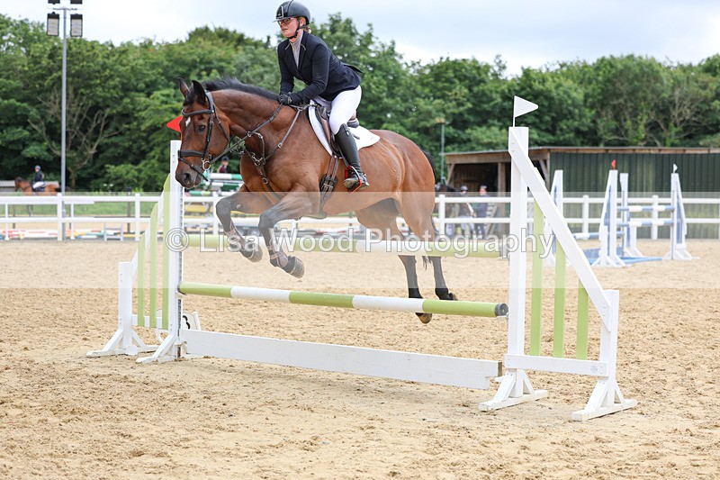 3E7A4241 - Class 7: Senior Newcomers/1.10m open