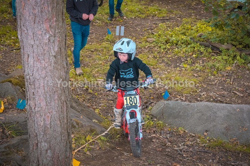 DSCF0236 - Ripon MC Trial 27/09- kids
