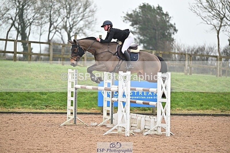 250122-143737-00679 - Cls 6 Foxhunter and 1.20m